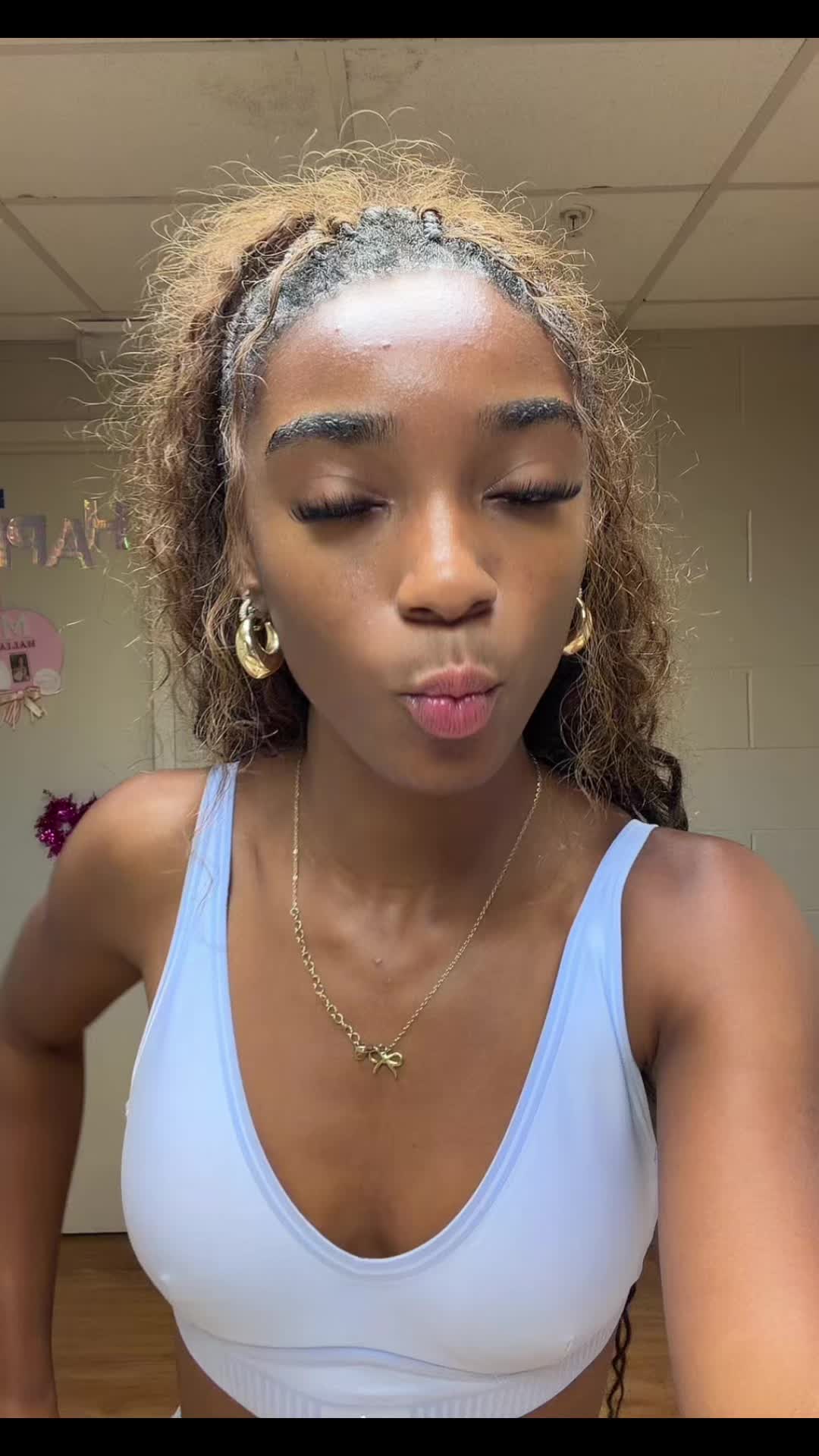 @gabby ᥫ᭡.