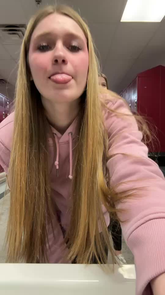 @c_j747