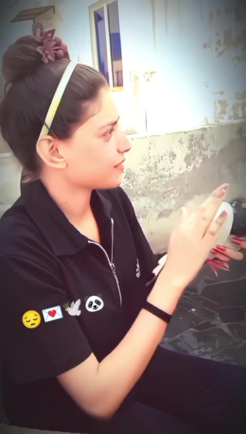 @🐼Gudiya Rajput👑