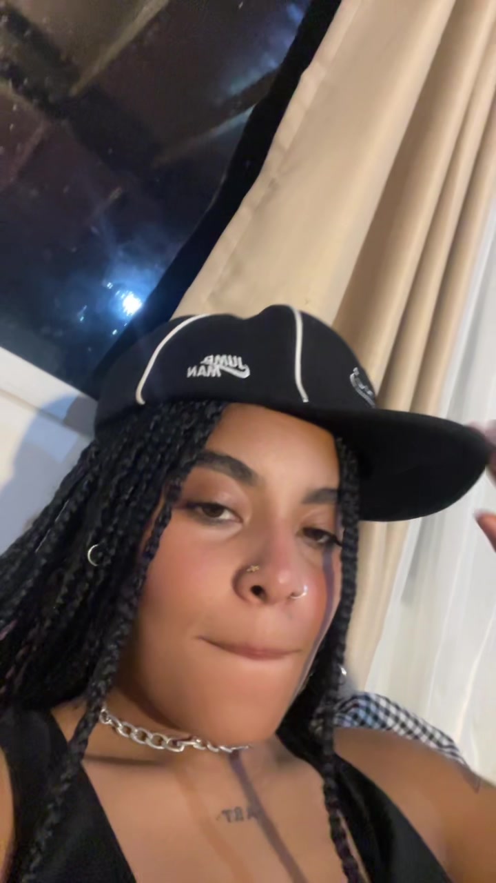 @Isbella