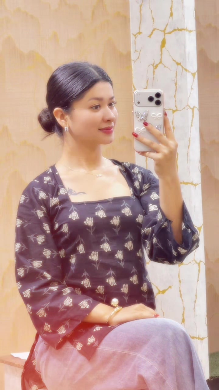 @Dipa shahi 🕊️