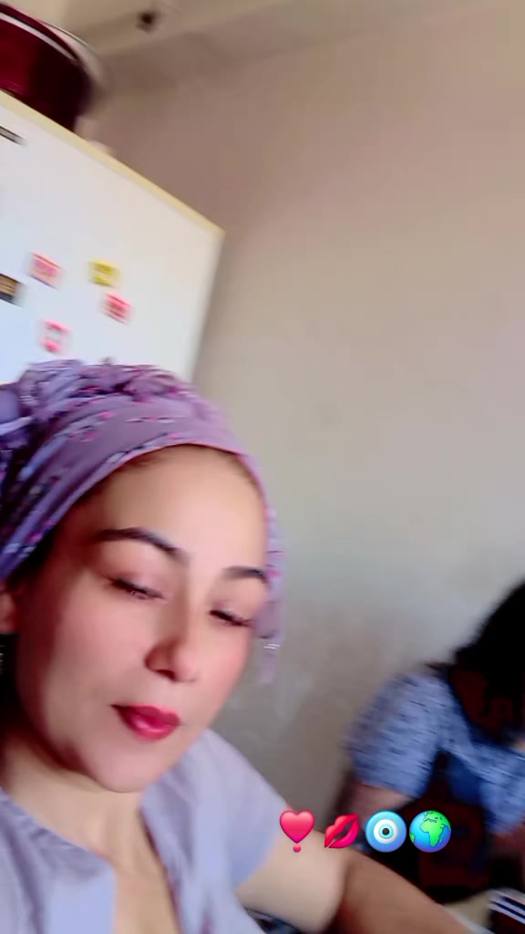 @Hülya Gülkırmızı