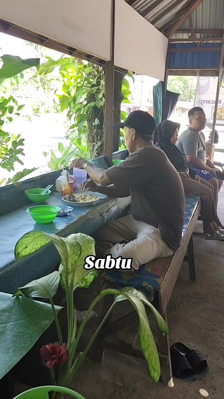 @warung katupat acil ella