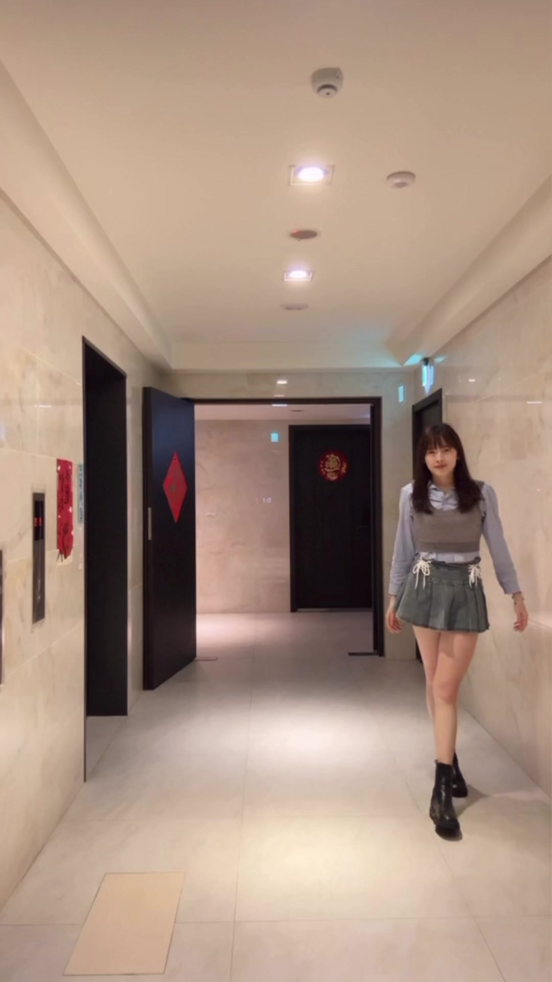 @이이伊伊yiyi