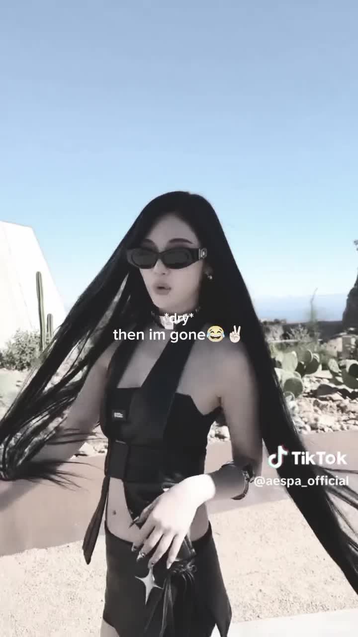 @⃟
