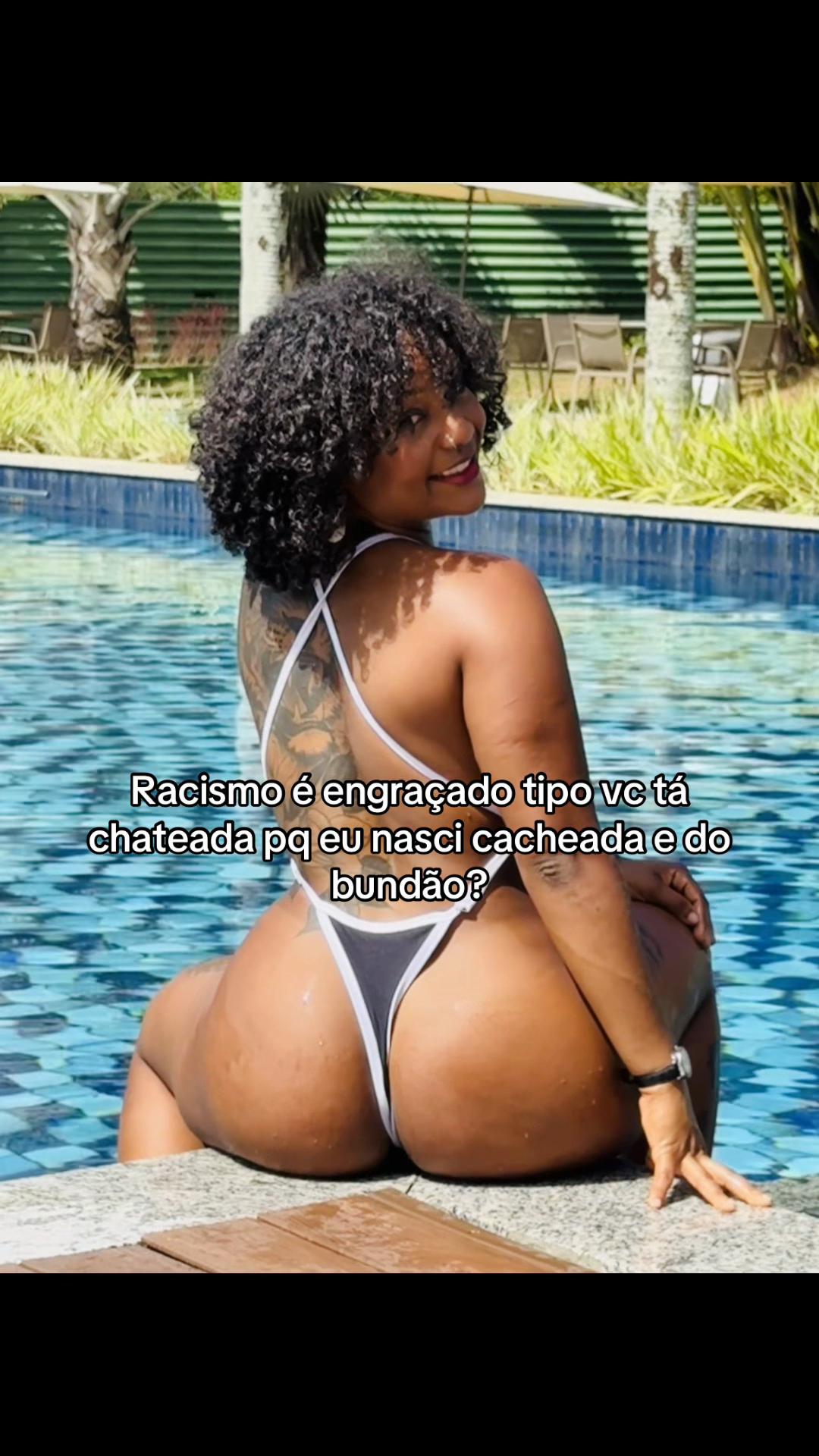 @Vickybrito A preta rara🧜🏾&zwj;♀️