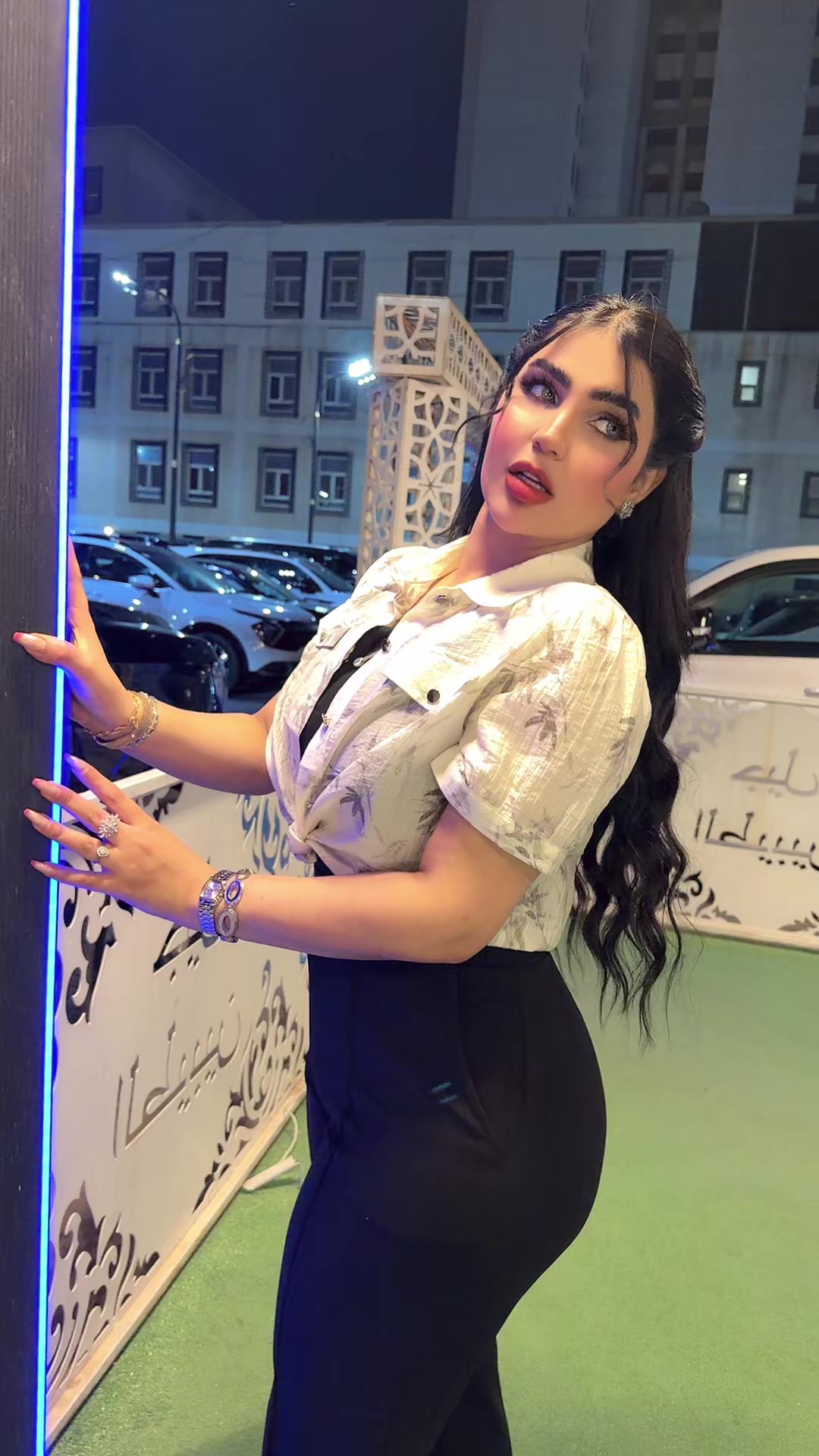 @الفنانه قمر الزمان