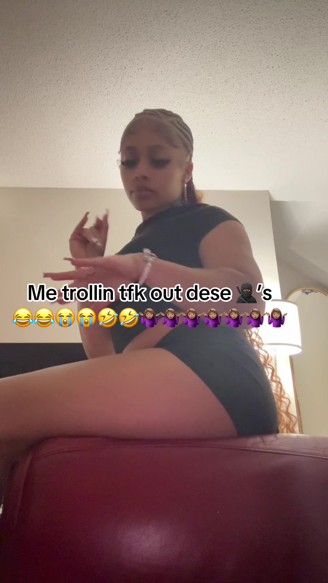 @~
