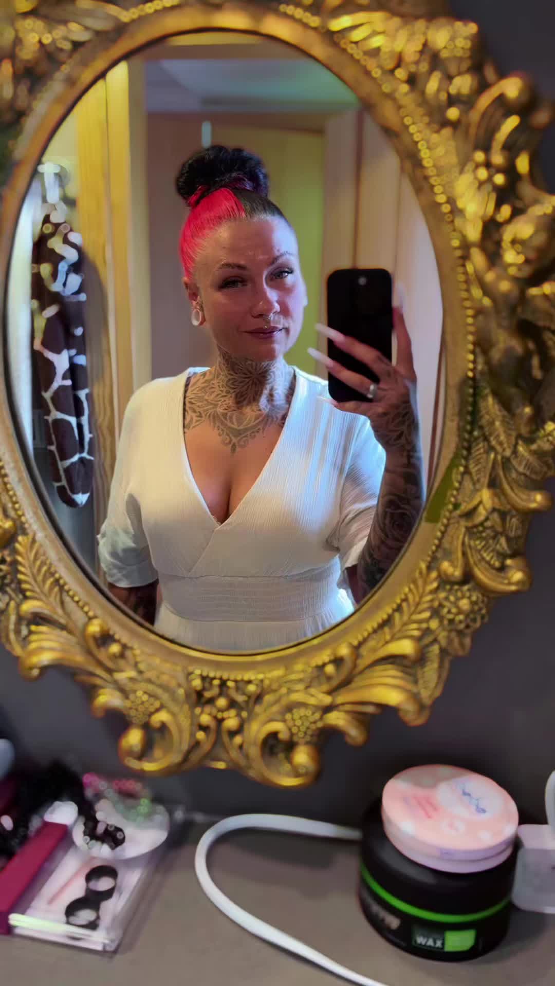 @𝑀𝒶𝓃𝒿𝒶 🍒