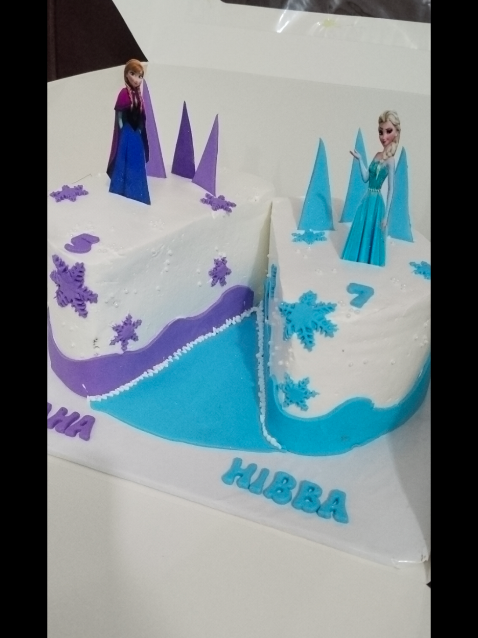 @Rooshi's cake kharian