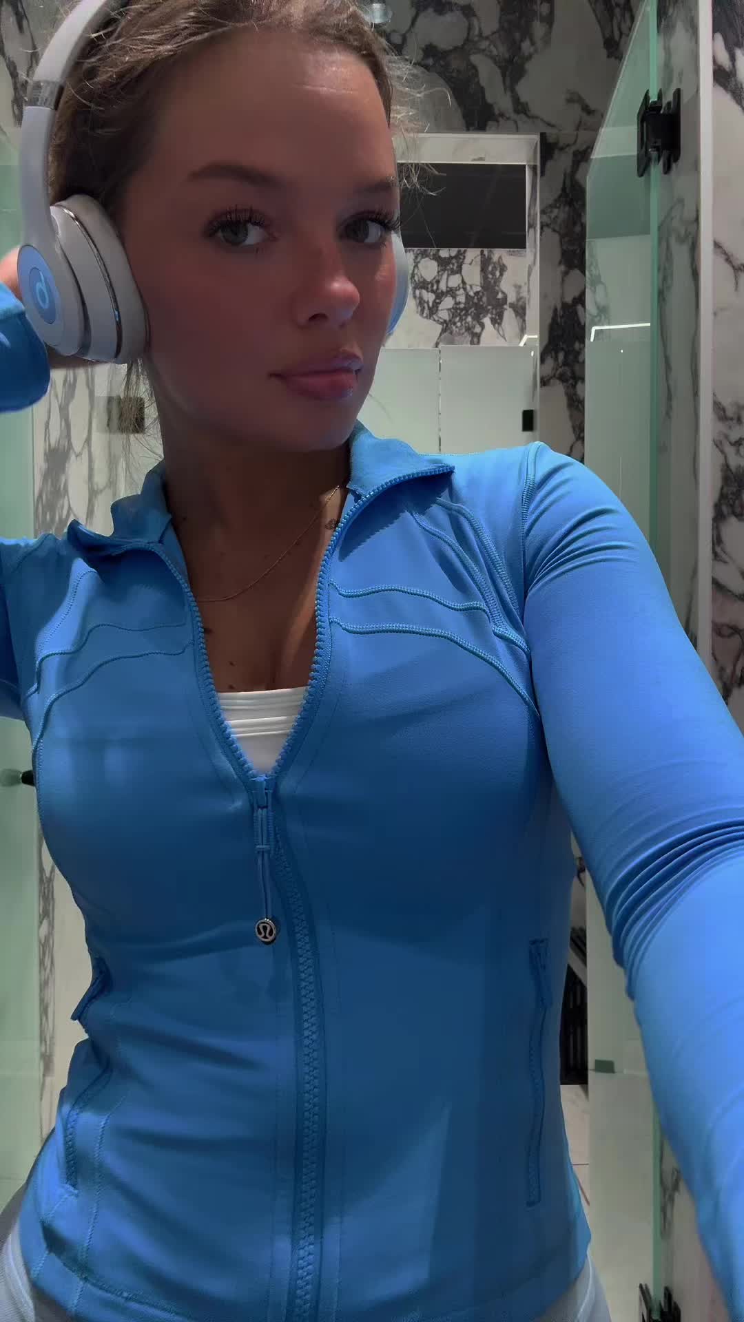 @KellyLiftz