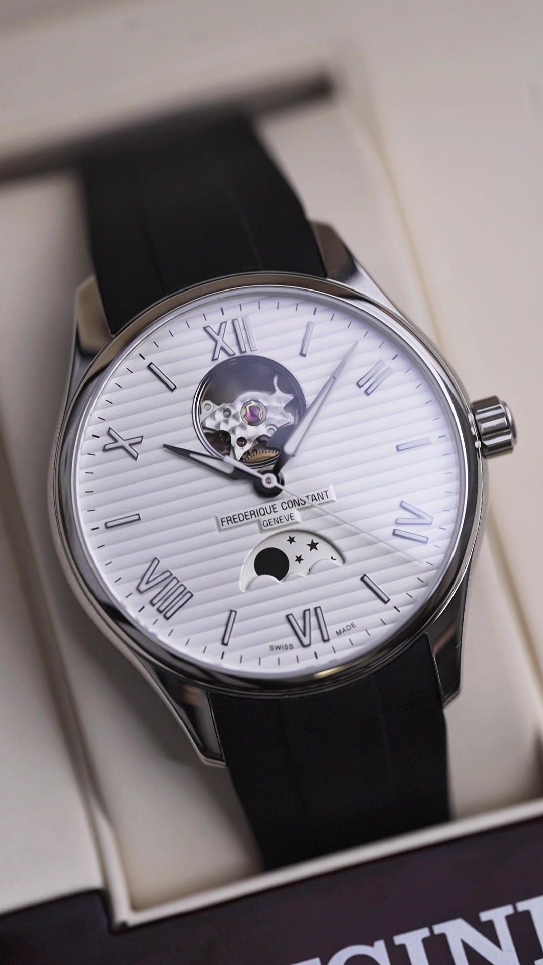 @BDT WATCH Đồng Hồ Thuỵ Sỹ