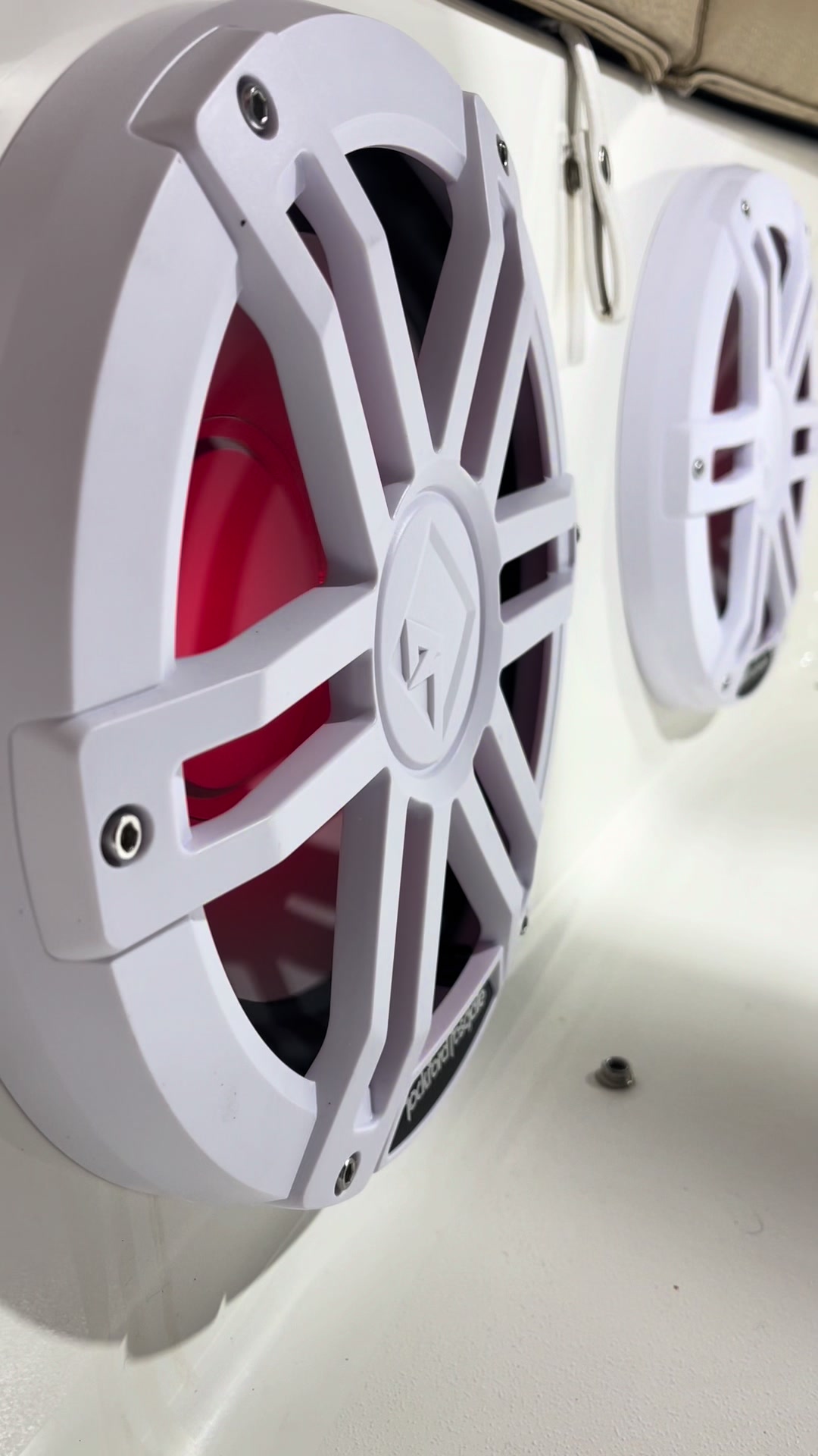 @caraudiobarn