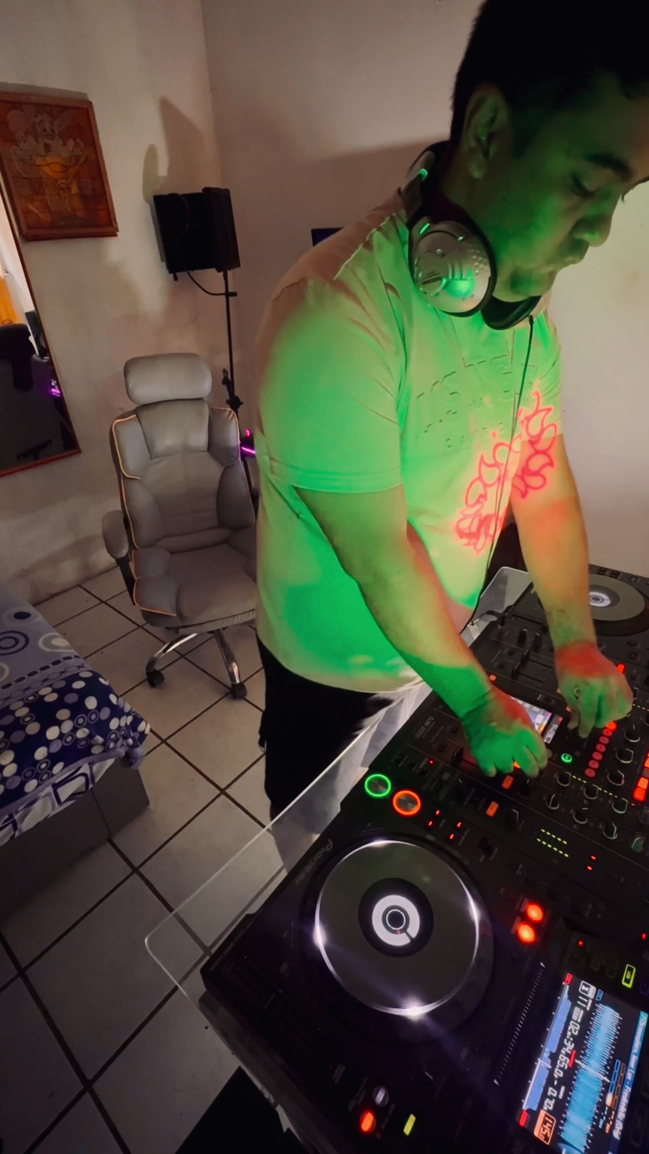 @FreakNoize