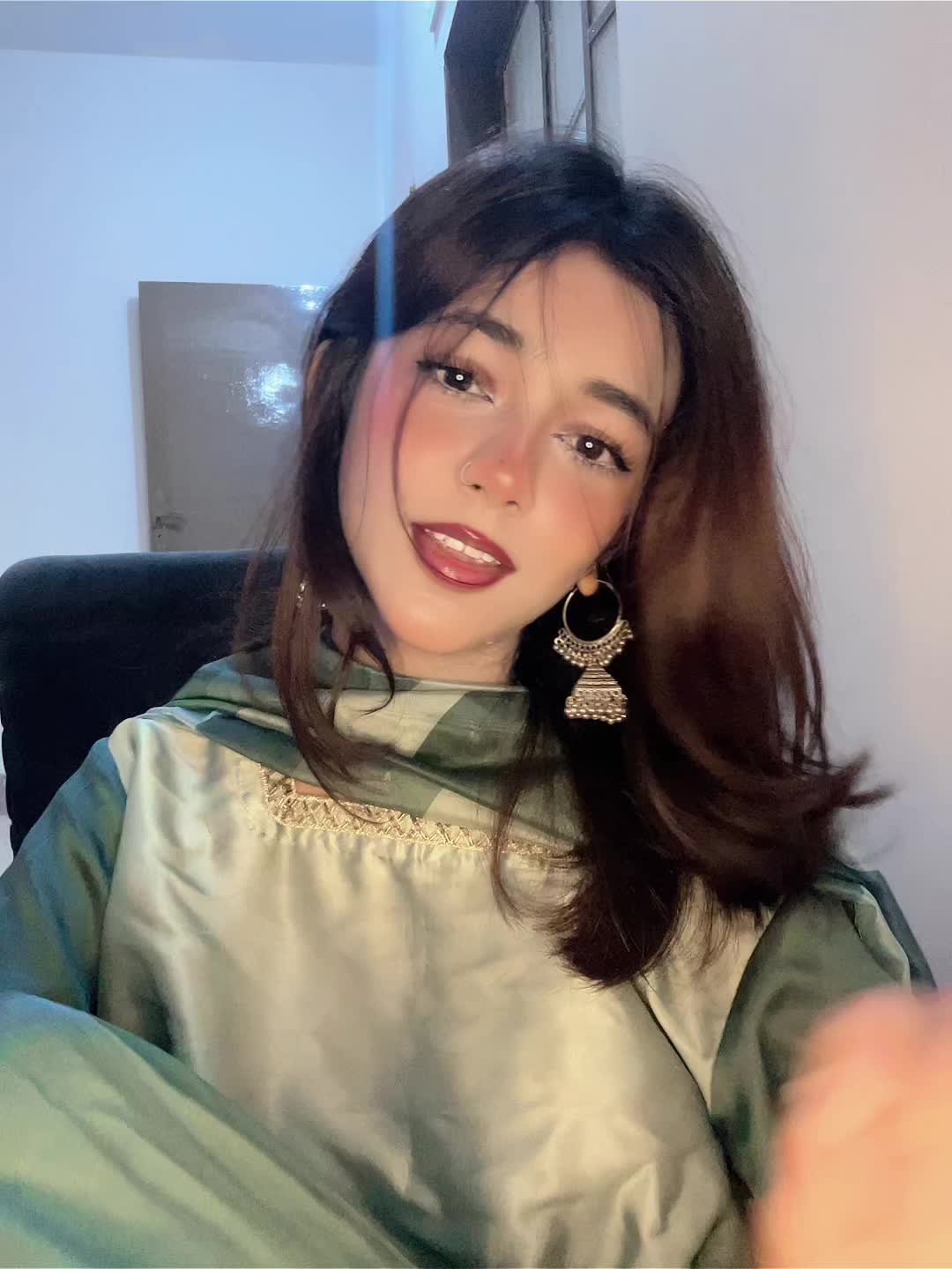 @Momielive_