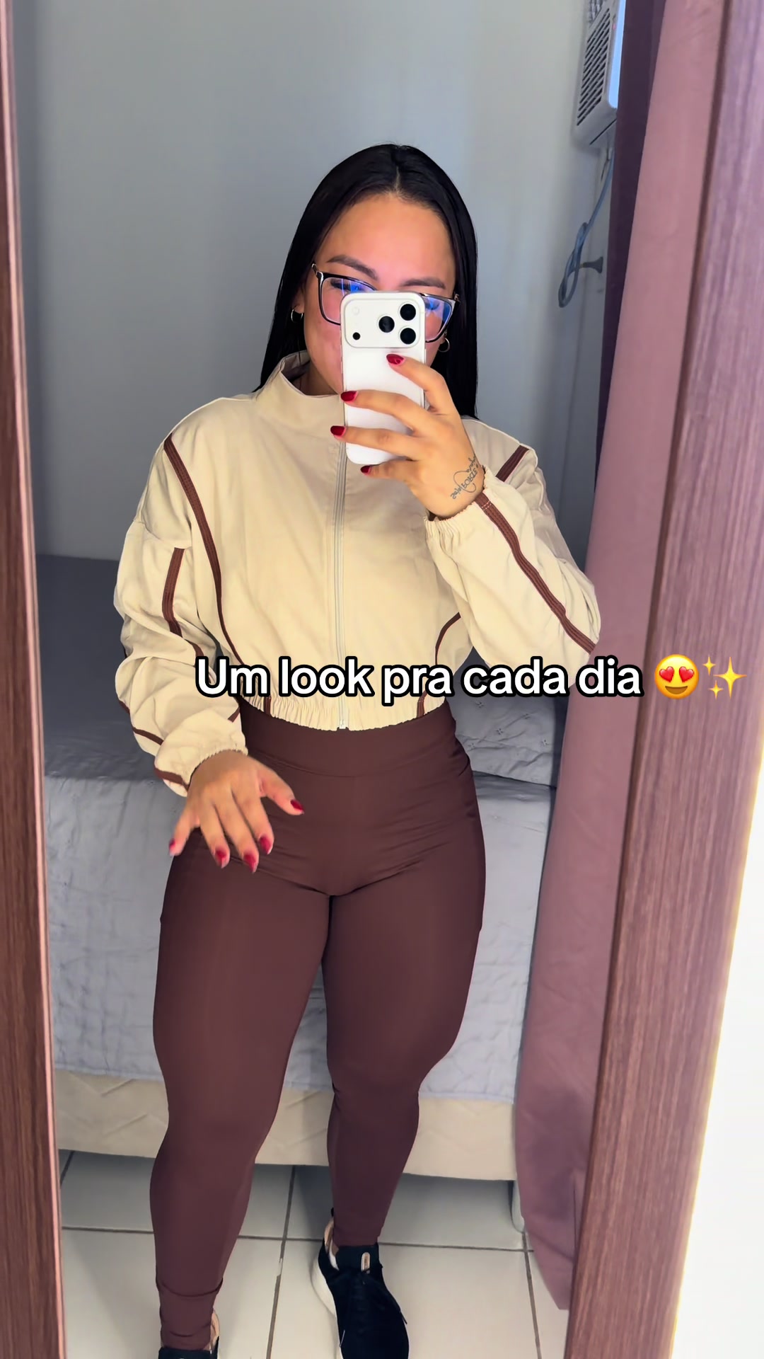 @lari19980_