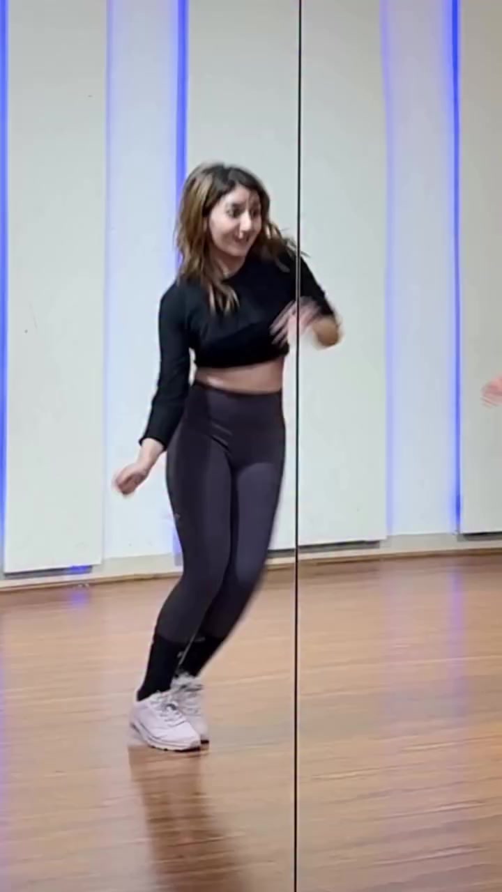 @CRAZY DANCING FACTORY💃🏿🕺