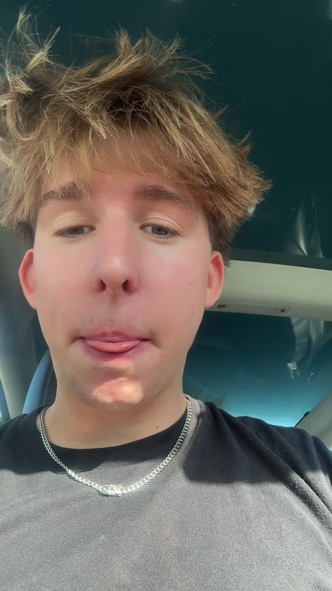 @MaceeeLikesYou