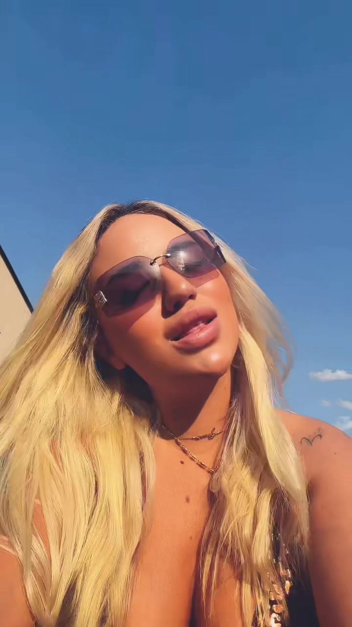 @🌴 𝐉 𝐎 𝐕 𝐀 𝐍 𝐀 🌴