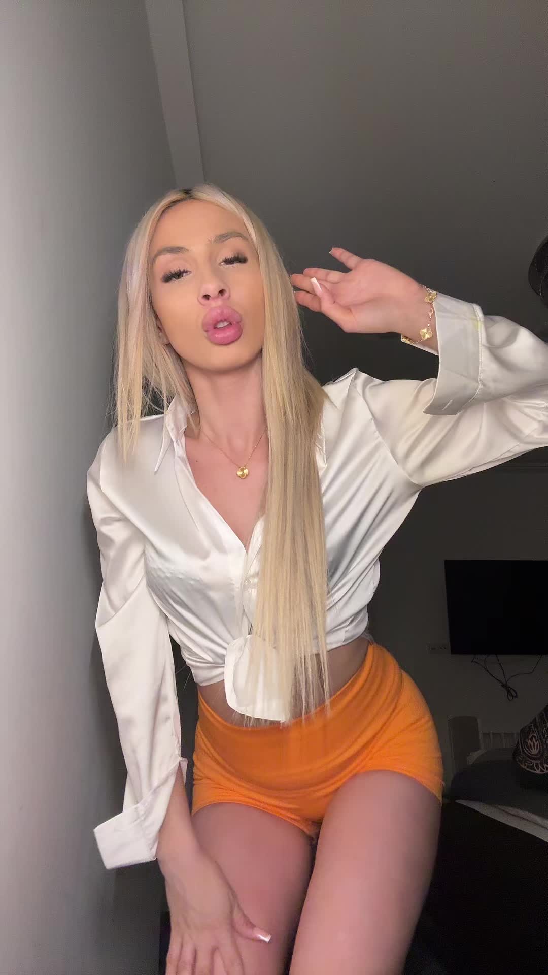 @Vazzzle