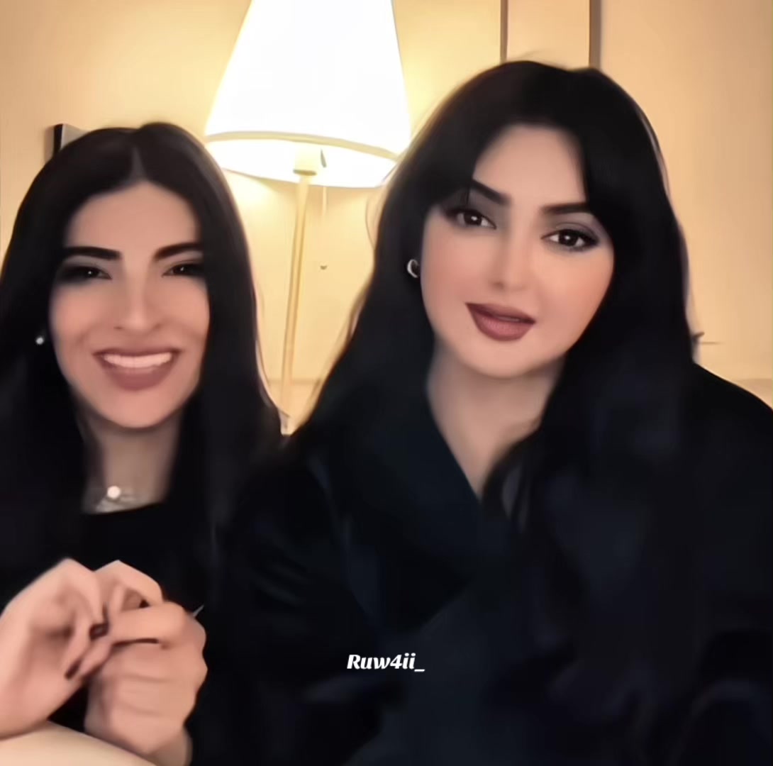 @🦋
