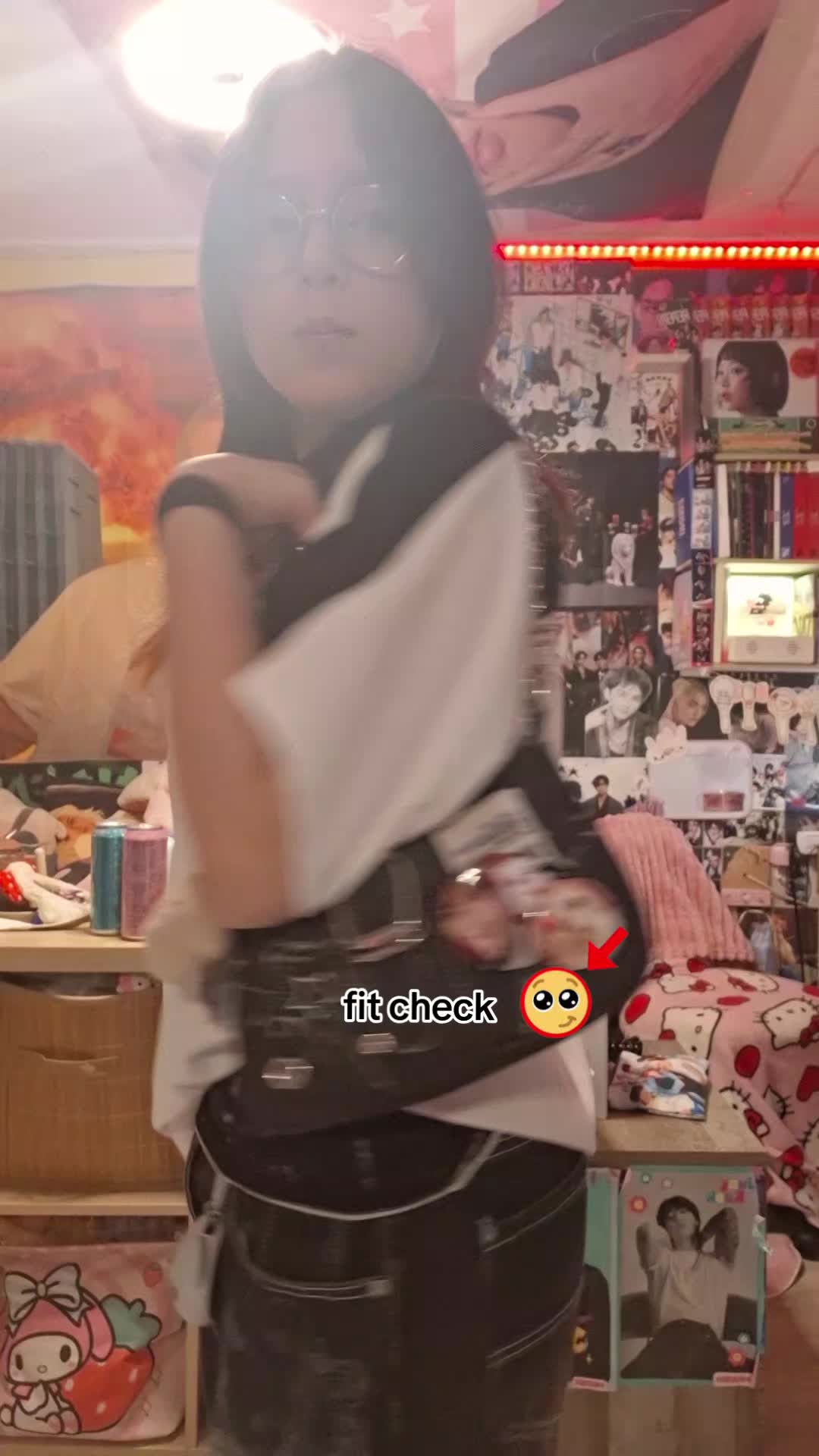 @Leeknow his oily ass cheeks