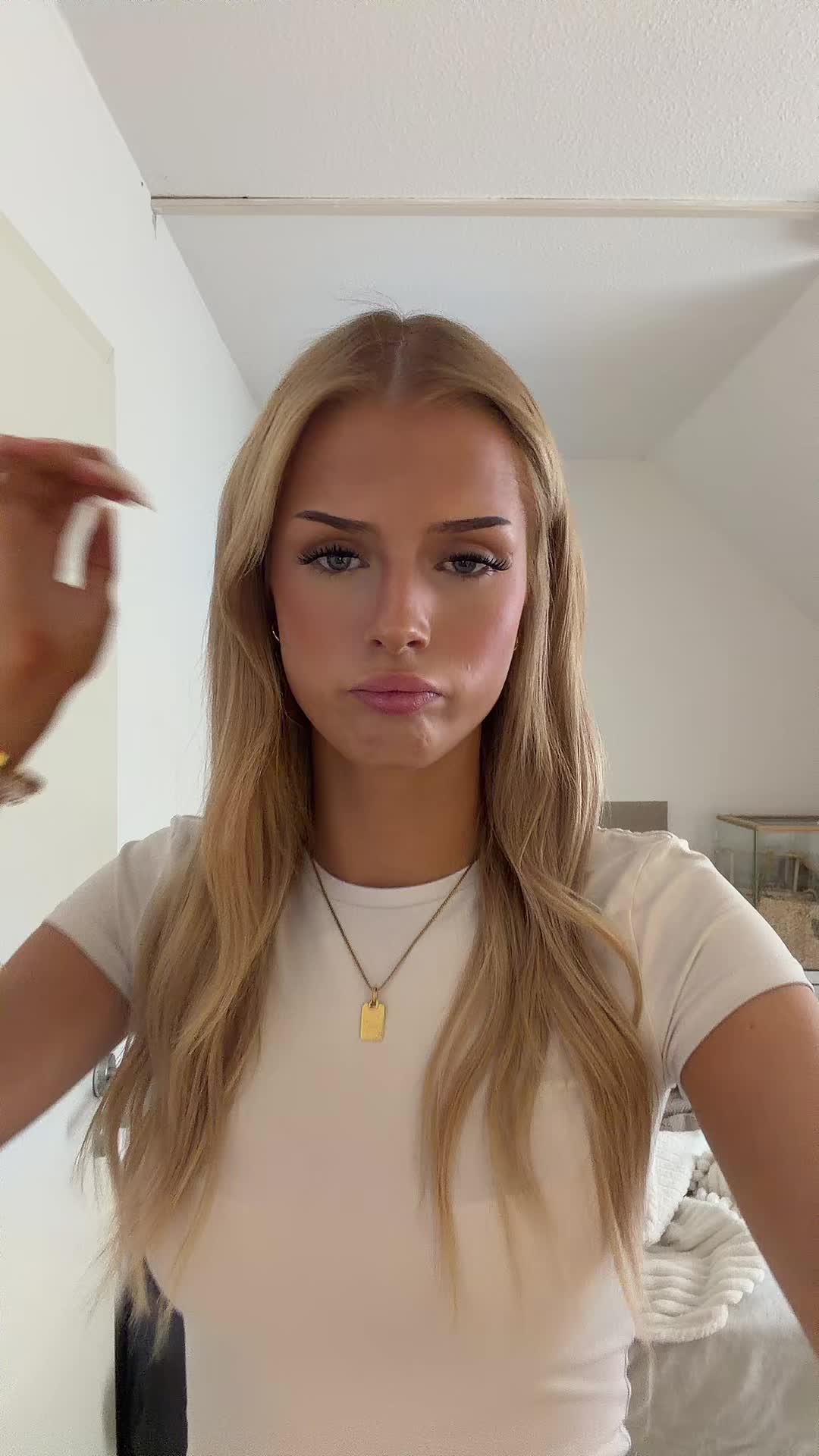 @anialivo