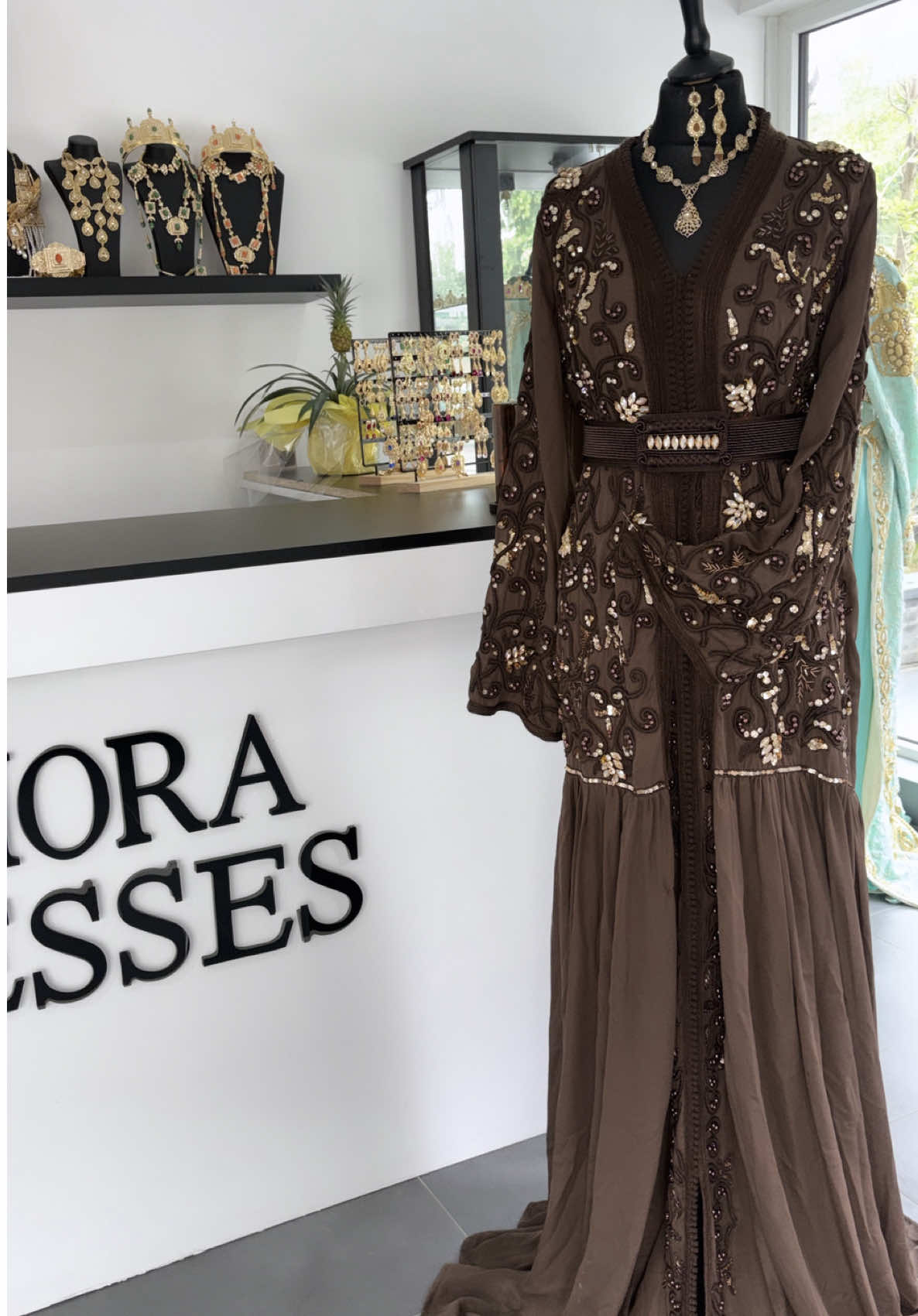 @Amora.Dresses