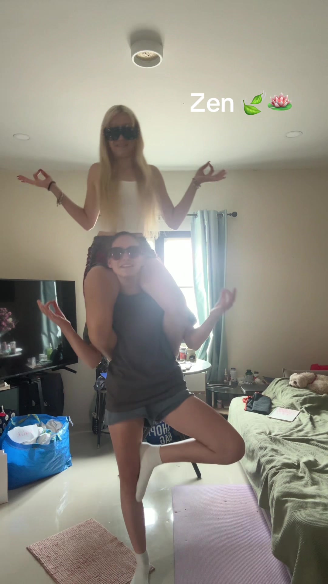 @Nika_blondeee