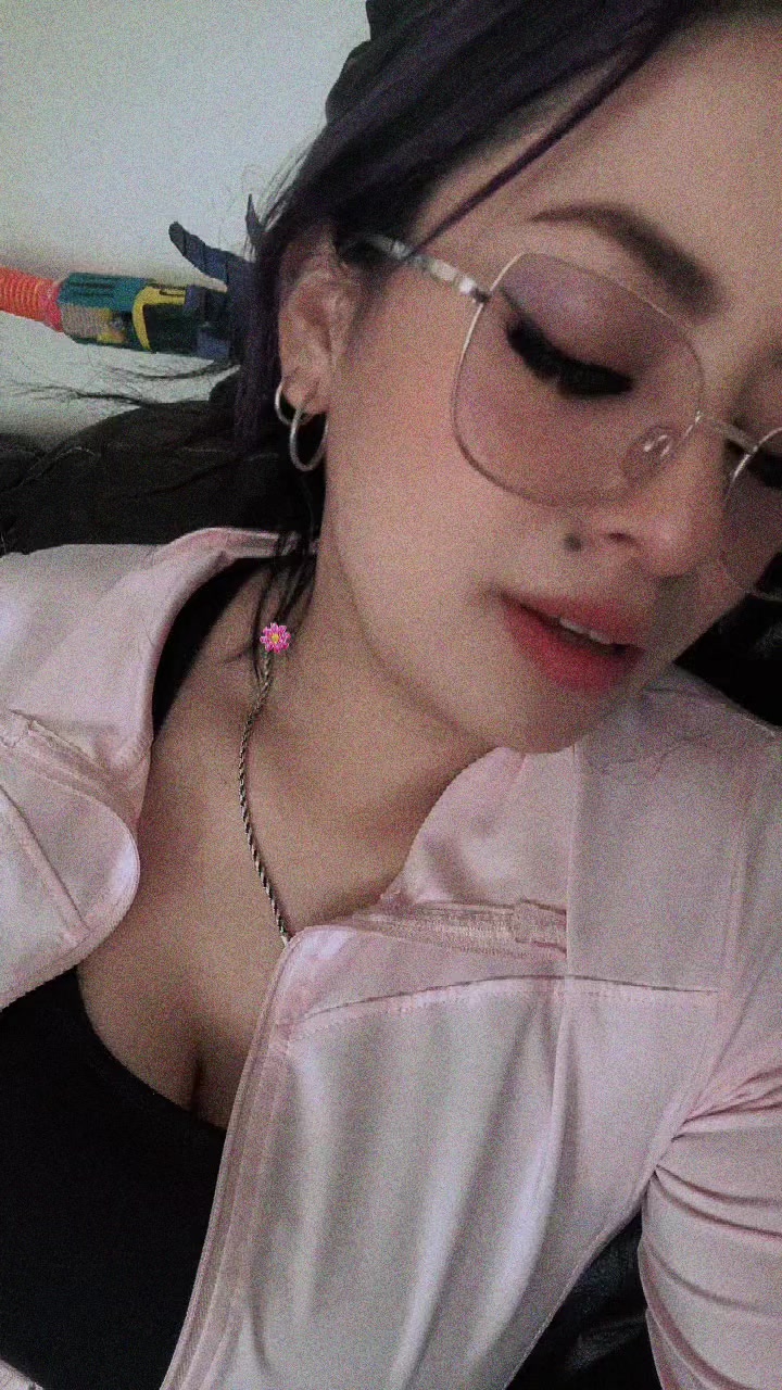 @𝓔🖤