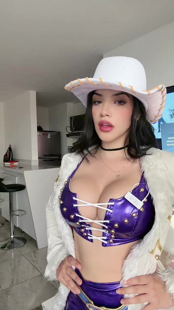 @Vhalery Reina 🕷️🤍