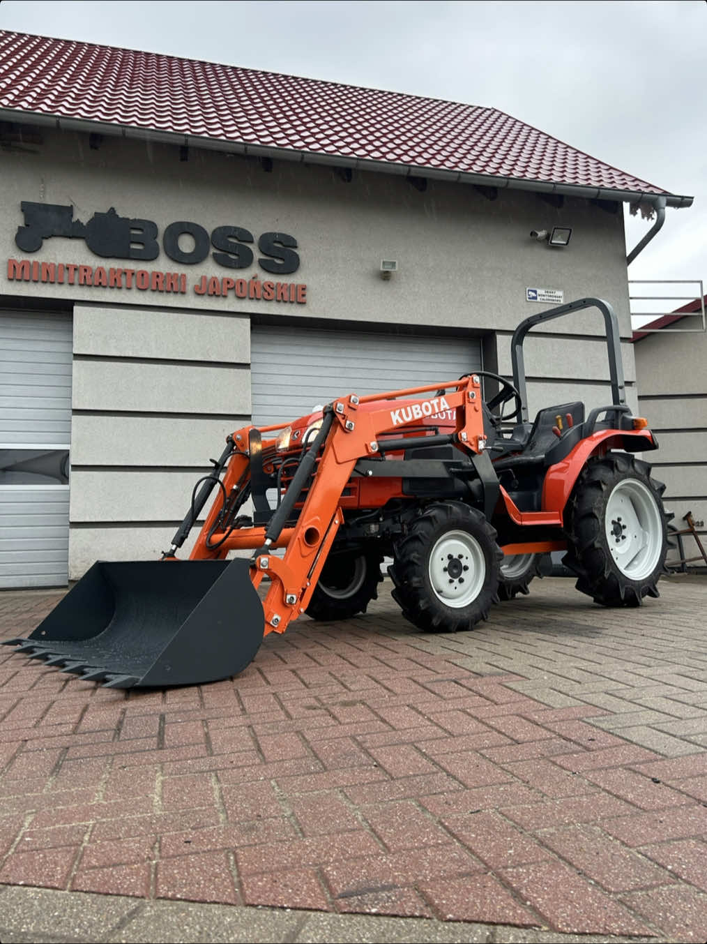 @BOSS SOLIS MINI-TRAKTORKI