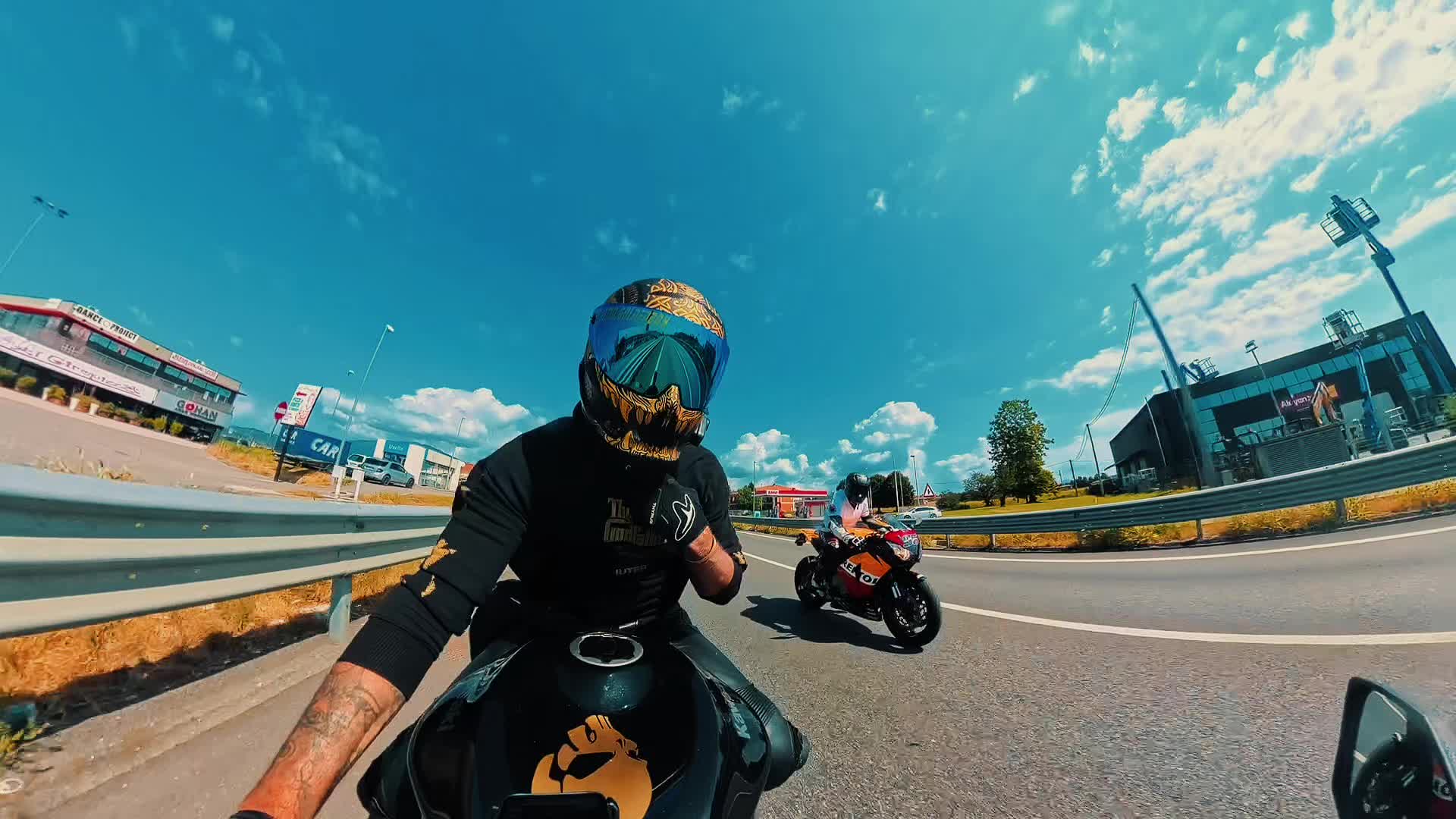 @Elmo.GoldenBoy