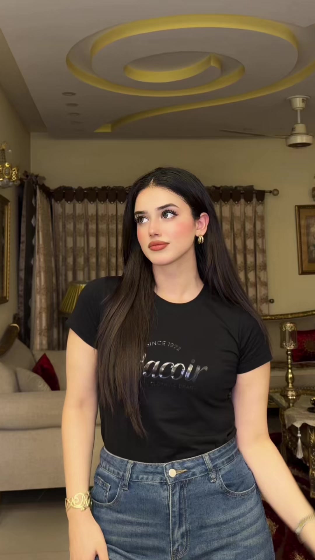 @Alina Amir