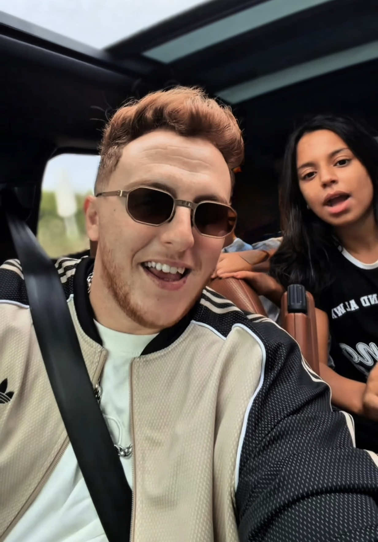 @L A Z A R O