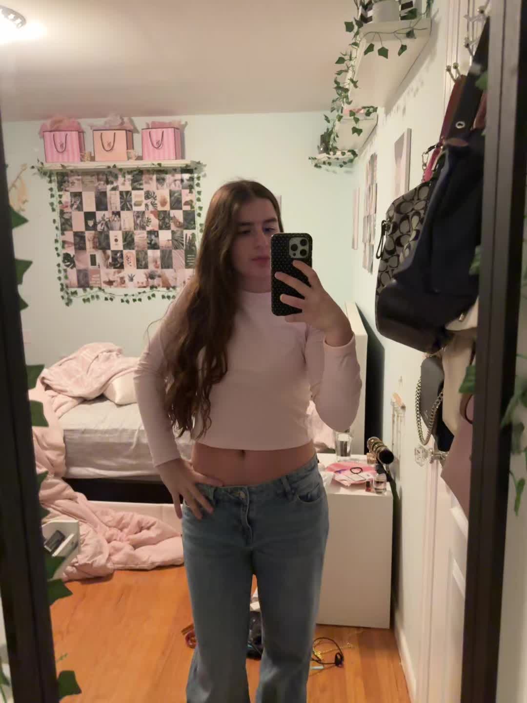@Ava Violet