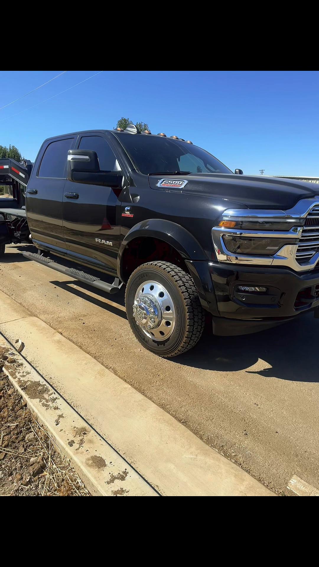 @Straight haulin