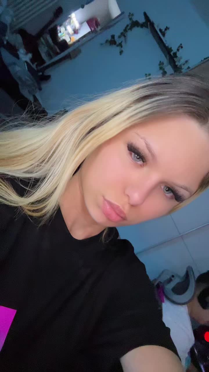 @_hey.girly_1575