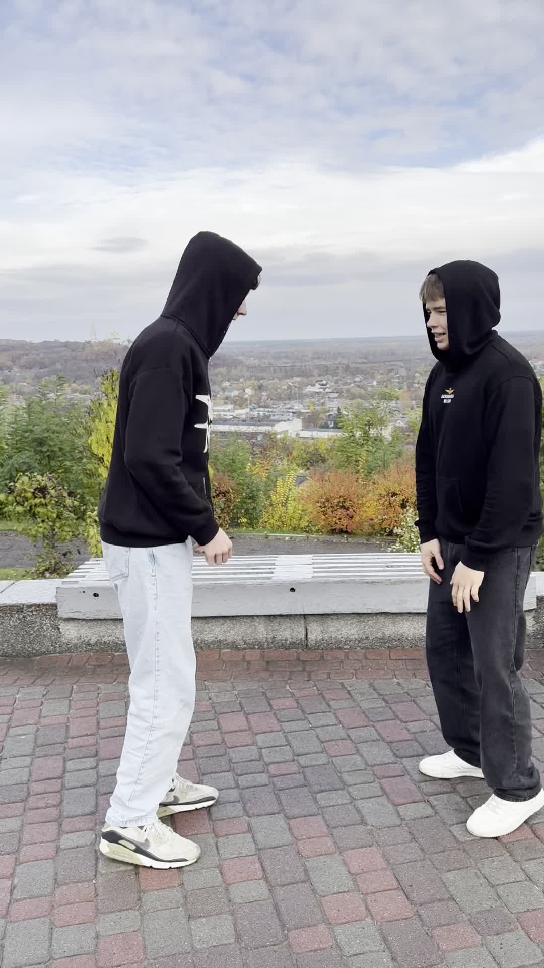 @😶&zwj;🌫️