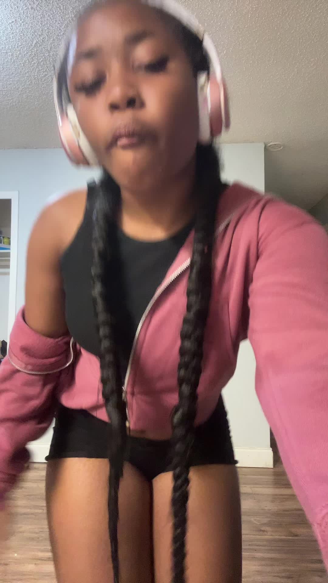 @️