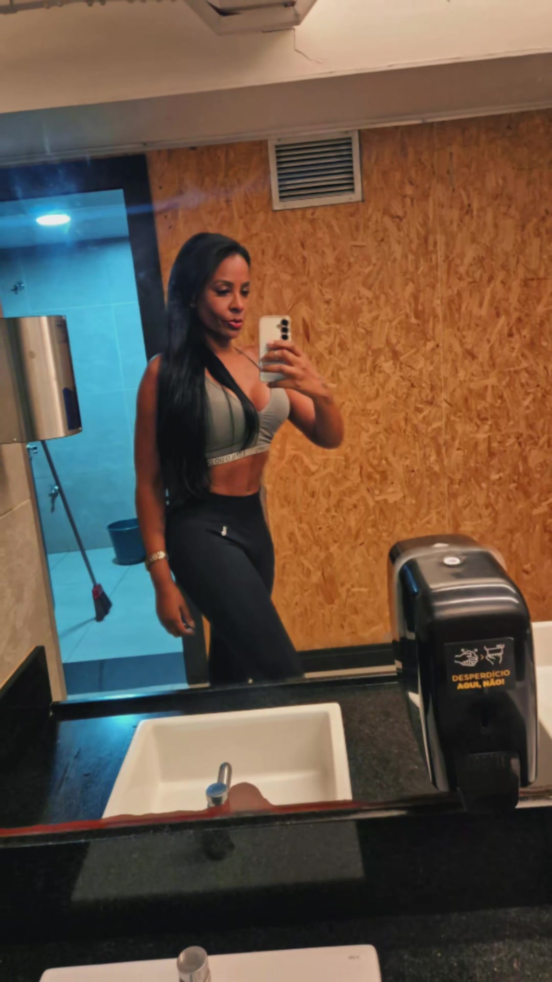 @Elisbelli