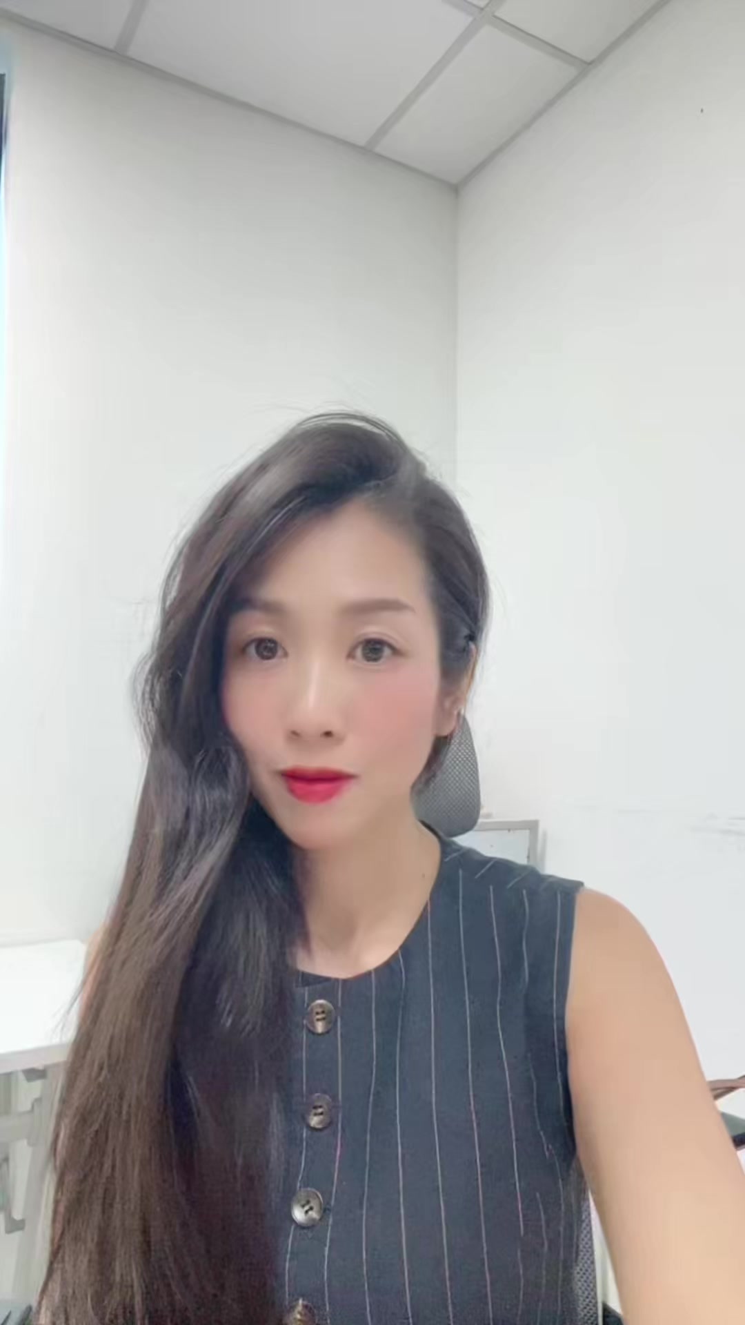 @C&ocirc; M&acirc;y H&agrave; Nội
