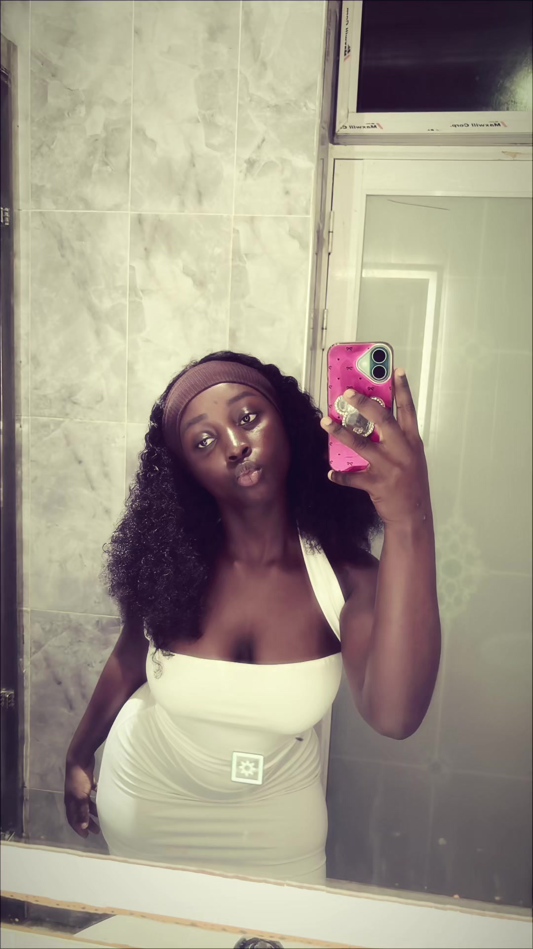 @Abena—coxis🩷🫧🌸