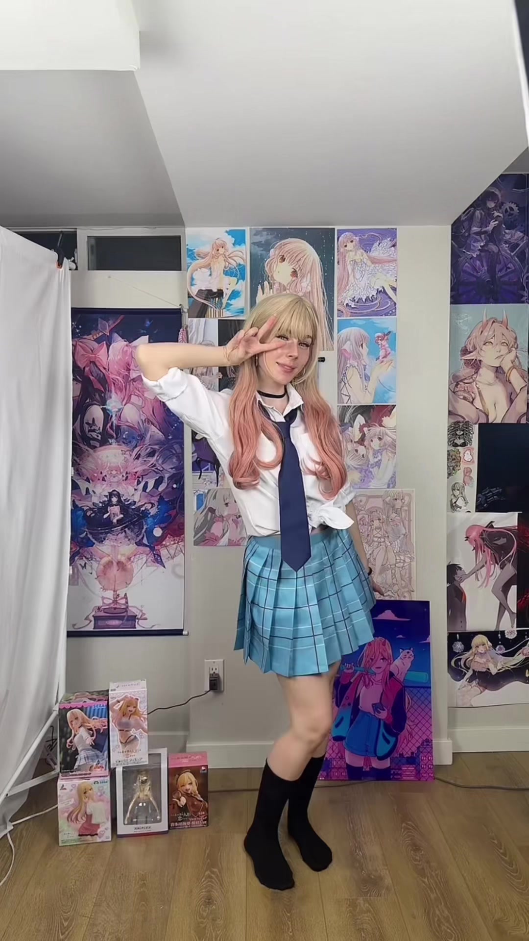 @F0̷X ⪩. .⪨
