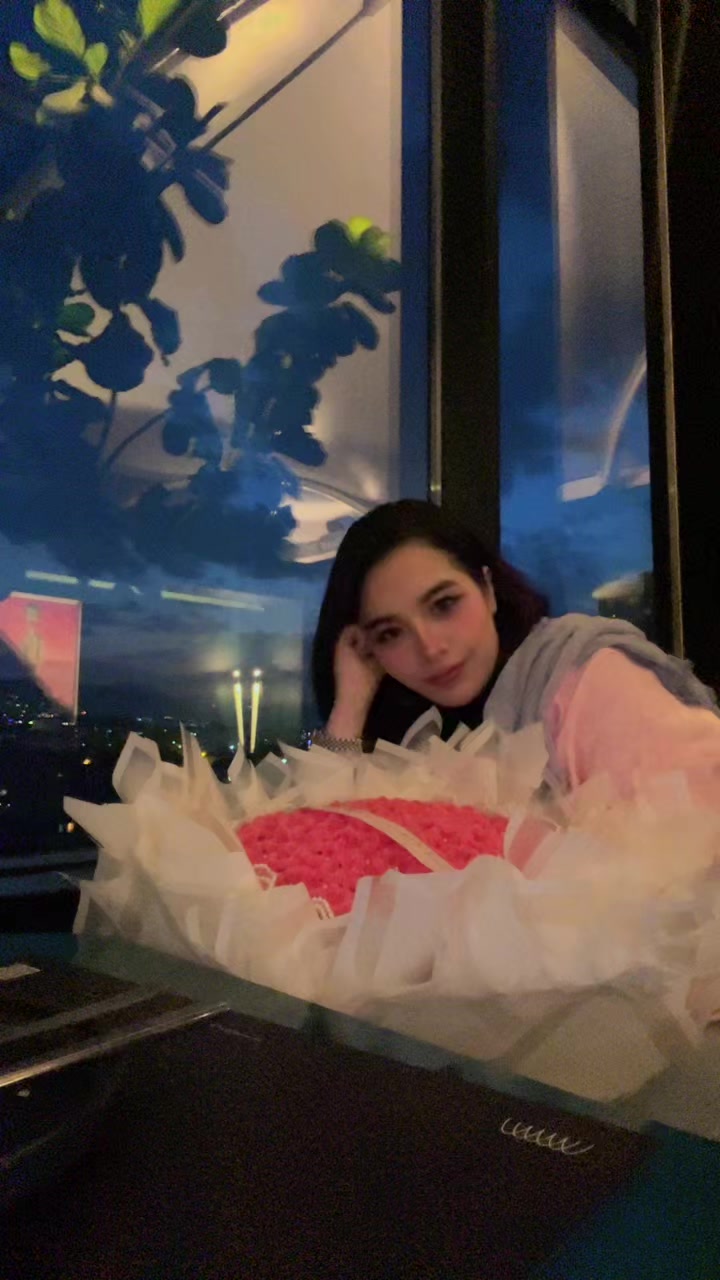 @delyarflower