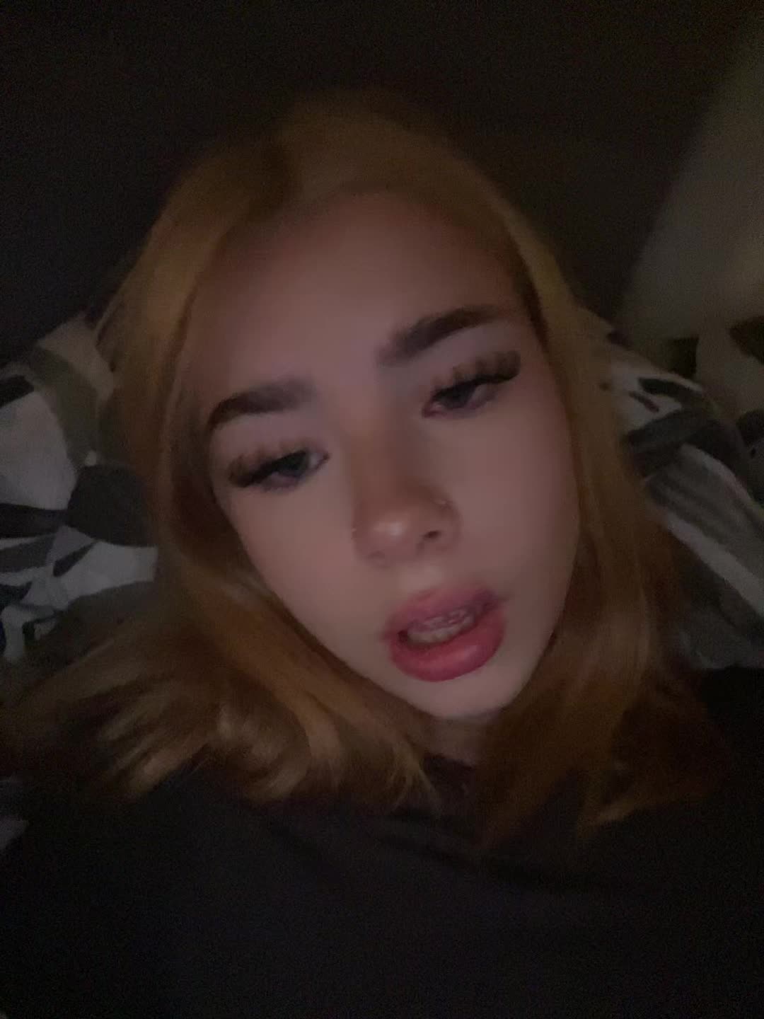 @๐ฉ