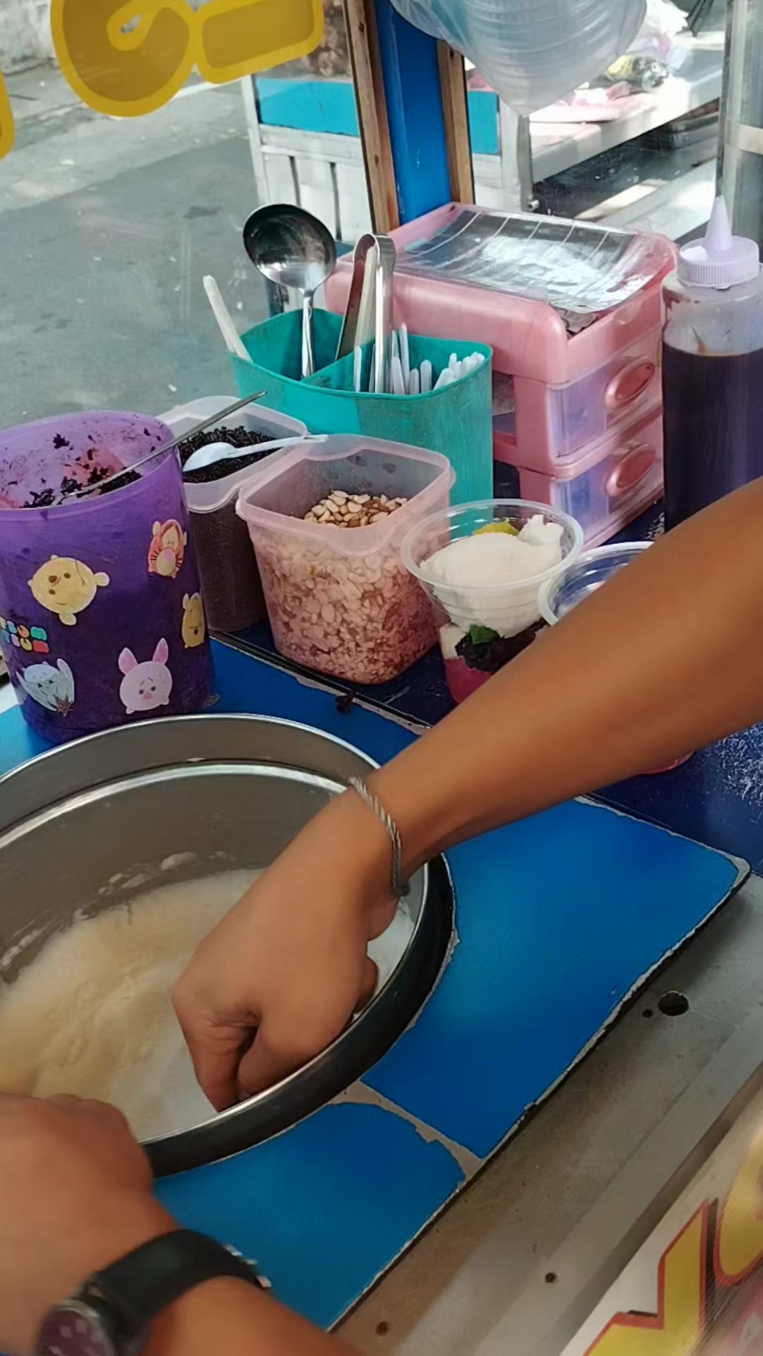 @makanenaktrus_