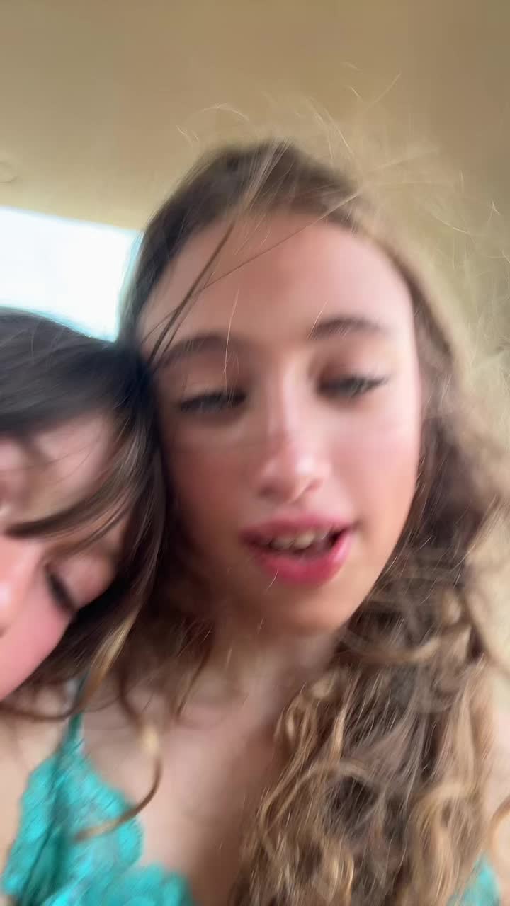 @𝐸𝓈𝓉𝒽𝑒𝓇 𝐹𝓇𝒶𝓎𝒹𝒶 🧁