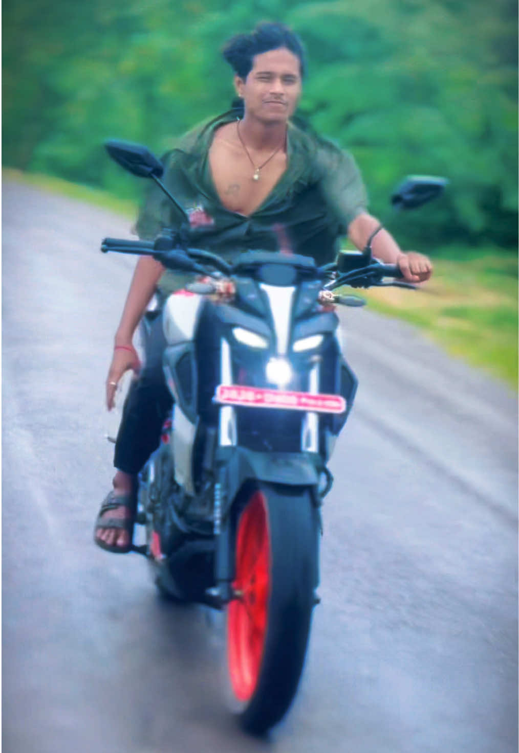 @🫶🤍AKASH🖤