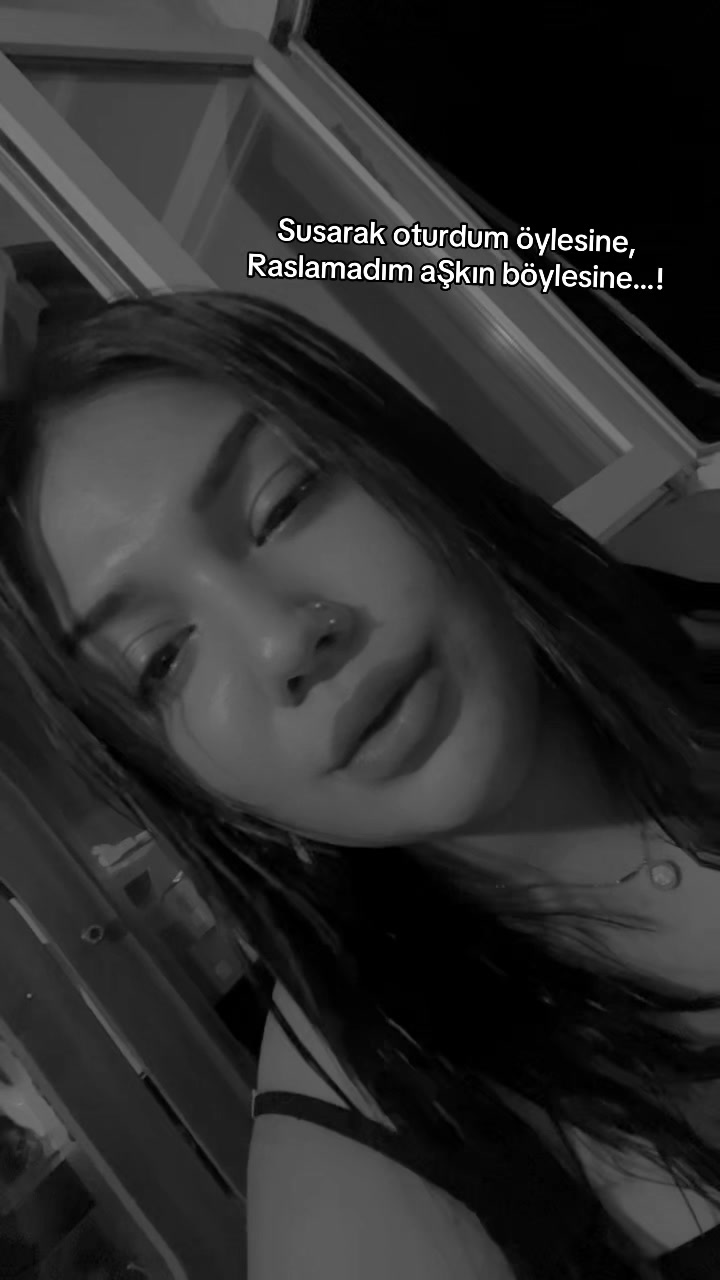 @Adelisstt._